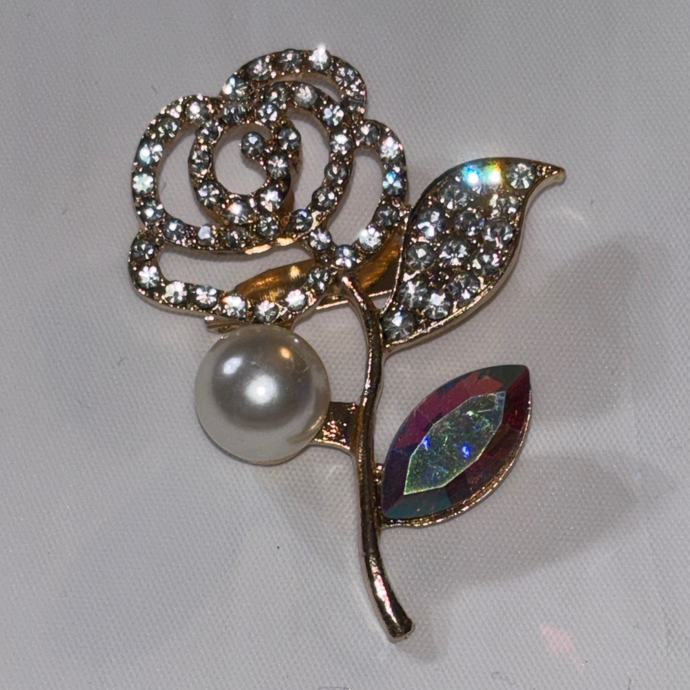 Sparkling Gold w/ Rhinestones Floral Brooch